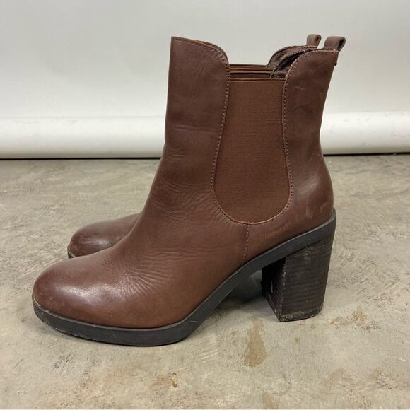 Crown Vintage Size 9.5 Chocolate Brown Genuine Leather Chunky Heel Ankle Booties - Picture 5 of 13